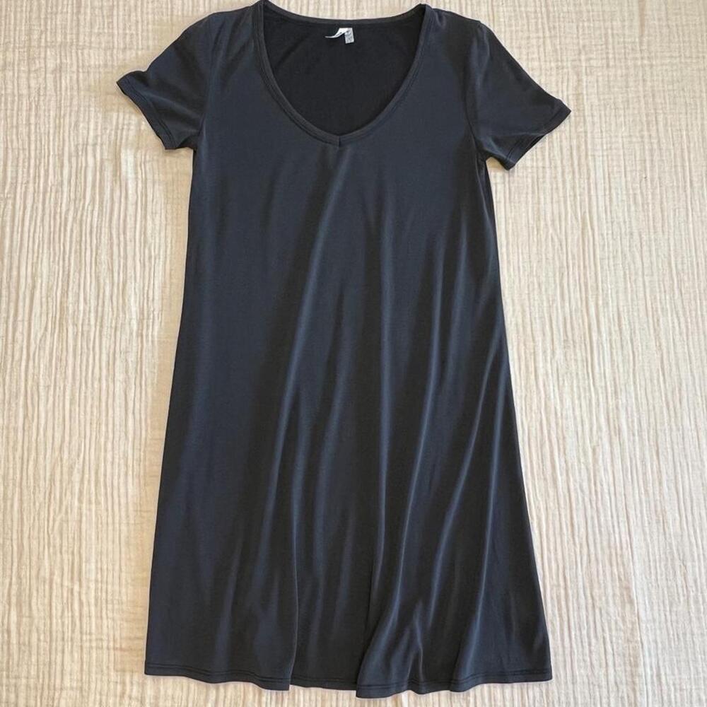 Vintage Mudd short-sleeve V-neck t-shirt dress with subtle A-line flare